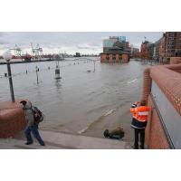 1210_1369 Hochwasserschutzanlage am Altonaer Fischmarkt. | Hochwasser in Hamburg - Sturmflut.